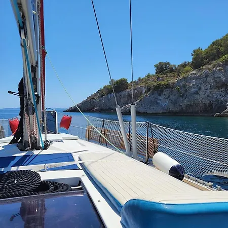 3 Or 5 Days Sailing Cruise In Croatia スプリト