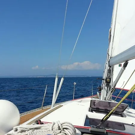 3 Or 5 Days Sailing Cruise In Croatia スプリト