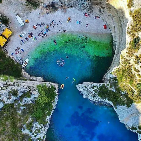 3 Or 5 Days Sailing Cruise In Croatia スプリト